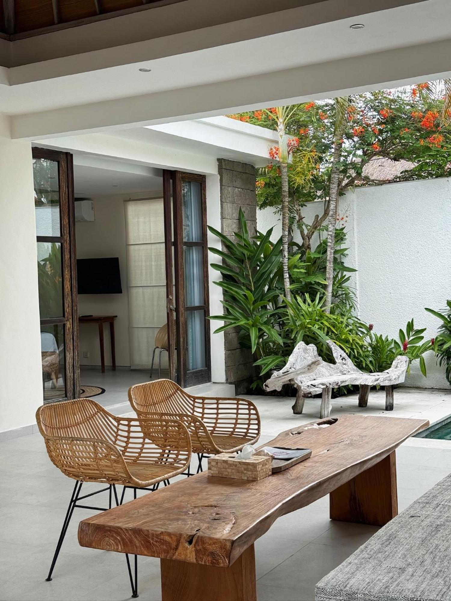 Aster Villa Seminyak Exterior foto